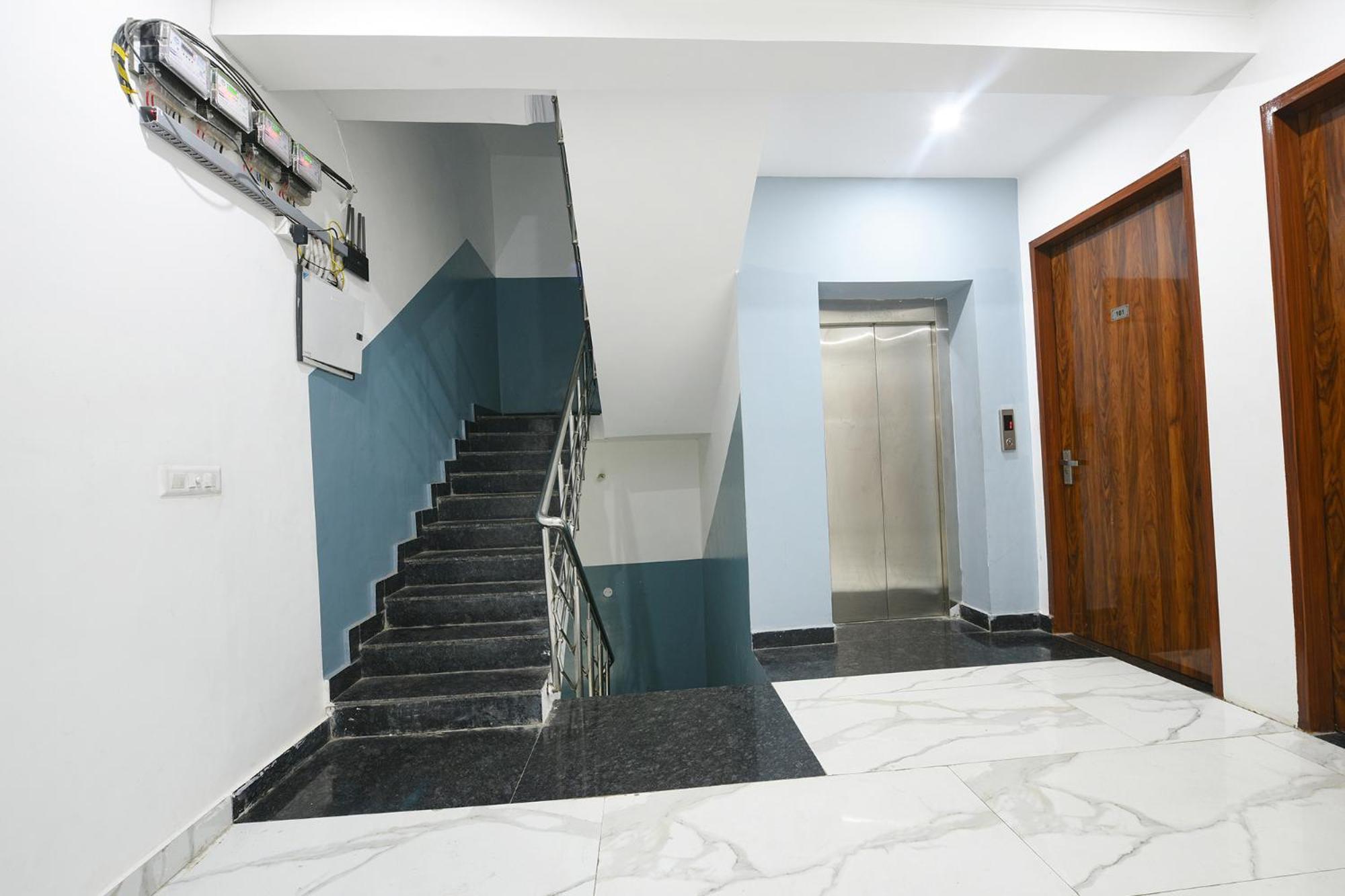 Fabhotel Wonderland Studio Rooms Gurgaon Exterior foto