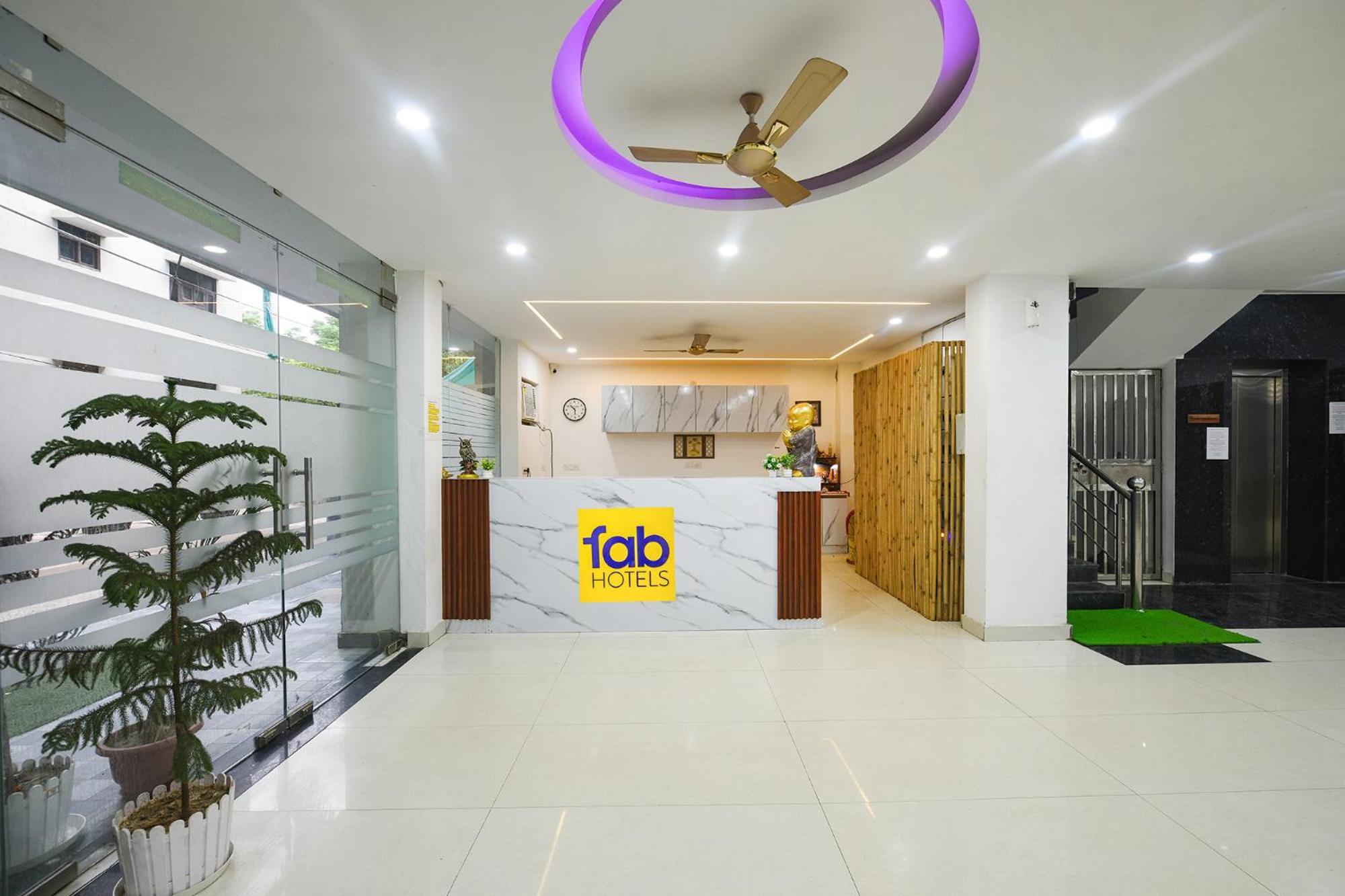Fabhotel Wonderland Studio Rooms Gurgaon Exterior foto